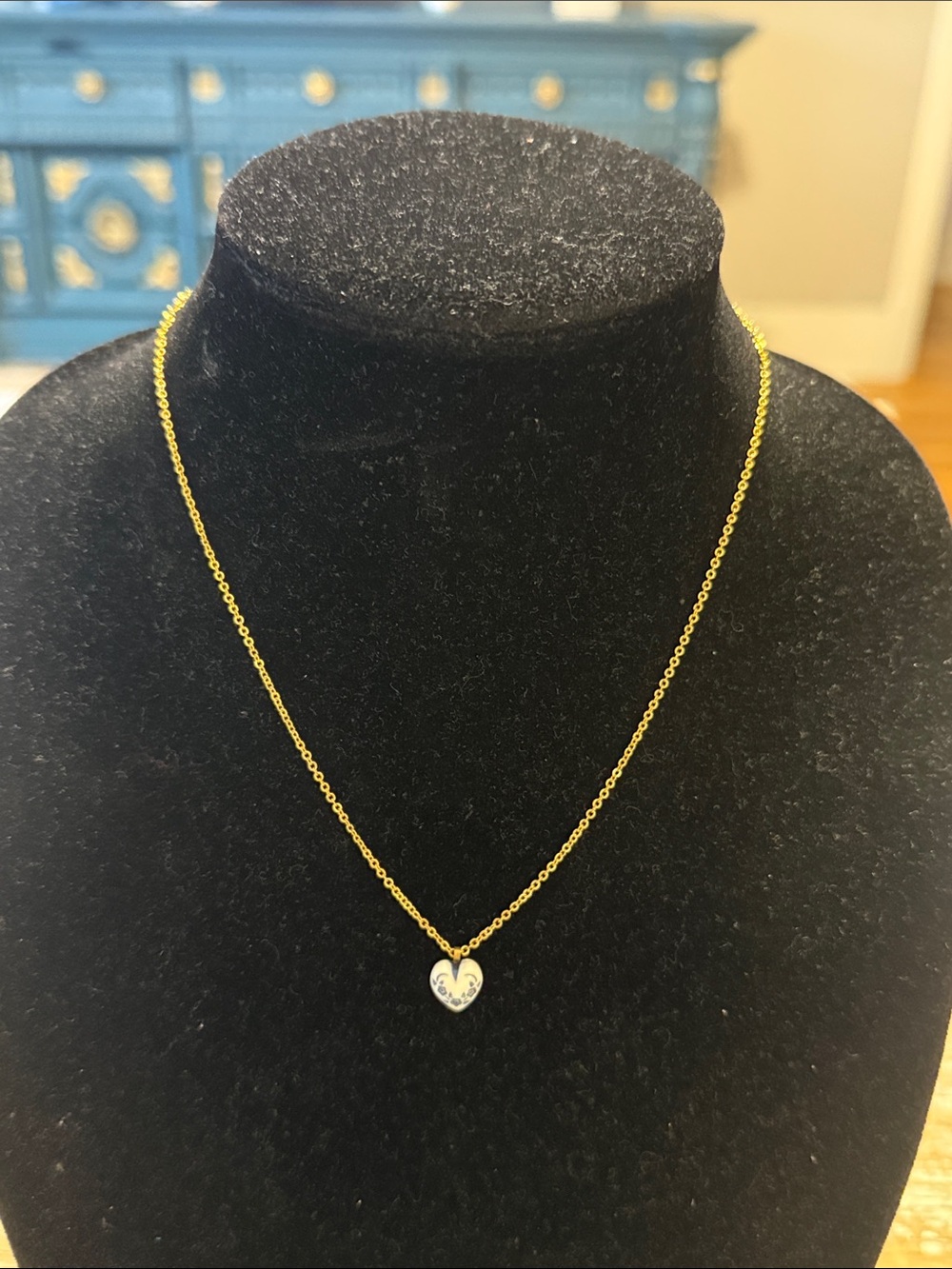 Vintage Gold Tone White Blue Porcelain Heart Dainty Pendant Statement Necklace